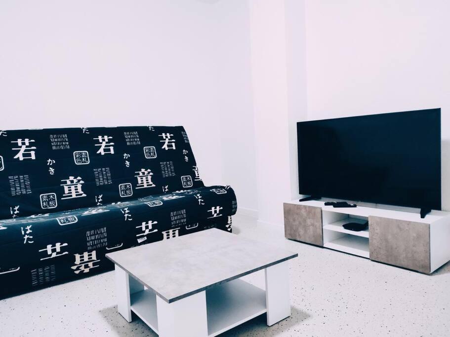 Magnifique Appartement T3 50 M2 أوبيرني المظهر الخارجي الصورة